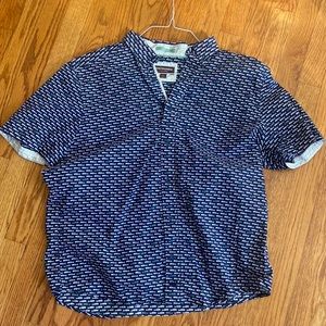 Johnston and Murphy fish one button down